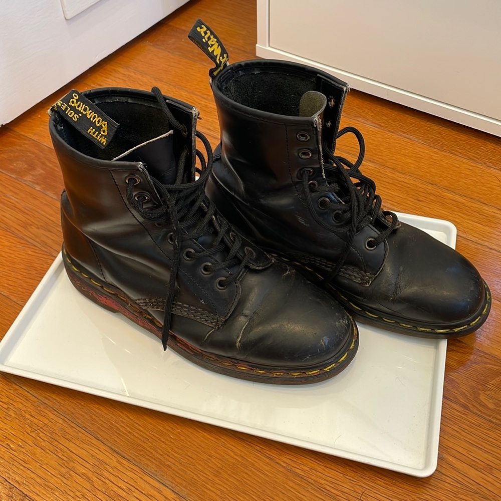 Perfectly worn original black lace up Dr Martens -UK size 6 which is US size 8